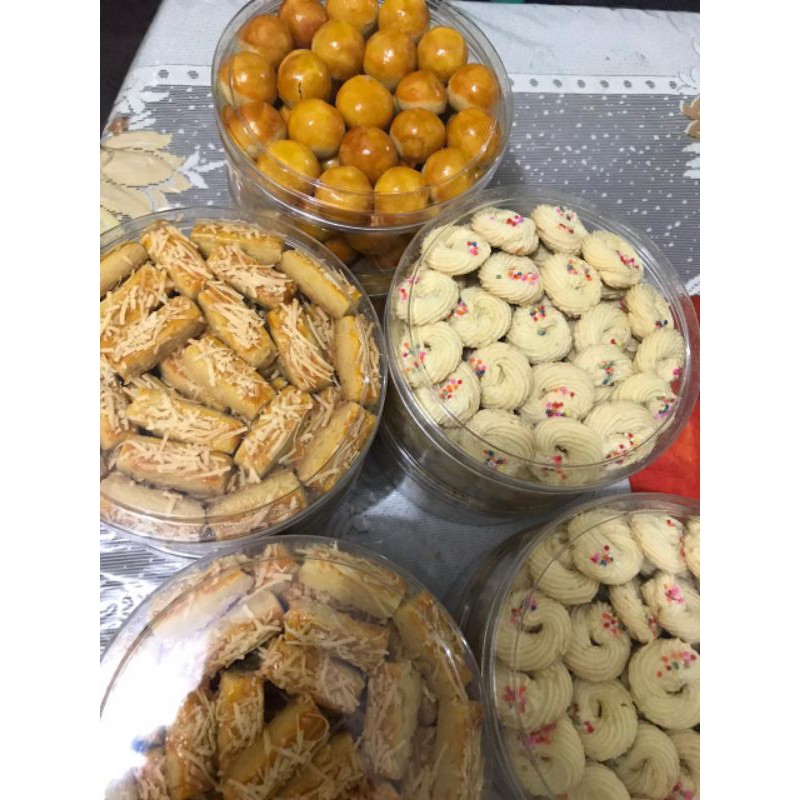 

Kue Kering/Kue Natal/Kue Lebaran (Nastar, Putri Salju, Ring keju, dll) 600gr