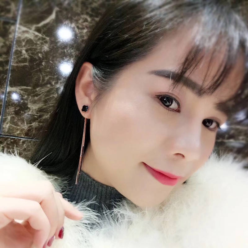 Anting Korea Panjang Clover Hitam / Panjang Gaya Korea / Perhiasan Aksesoris Tassel Wanita Dalika