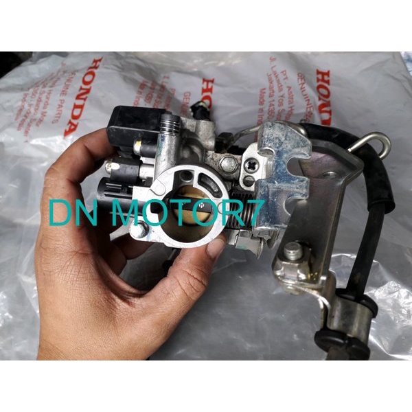 throttle body  .thorttle body .injeksi honda vario 125 Led original injeksi .karburator .pnp vario 1