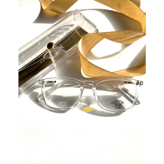 Oscar De La Renta Reading Glass Clear