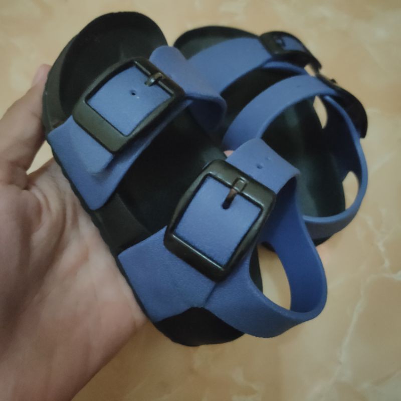 sendal balita, empuk nyaman ngga bikin lecet kaki, murah berkualitas ( preloved )