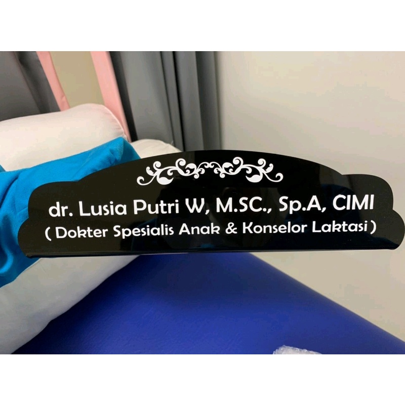 Papan Nama Meja Kerja Akrilik Name Desk Minimalis Acrylic