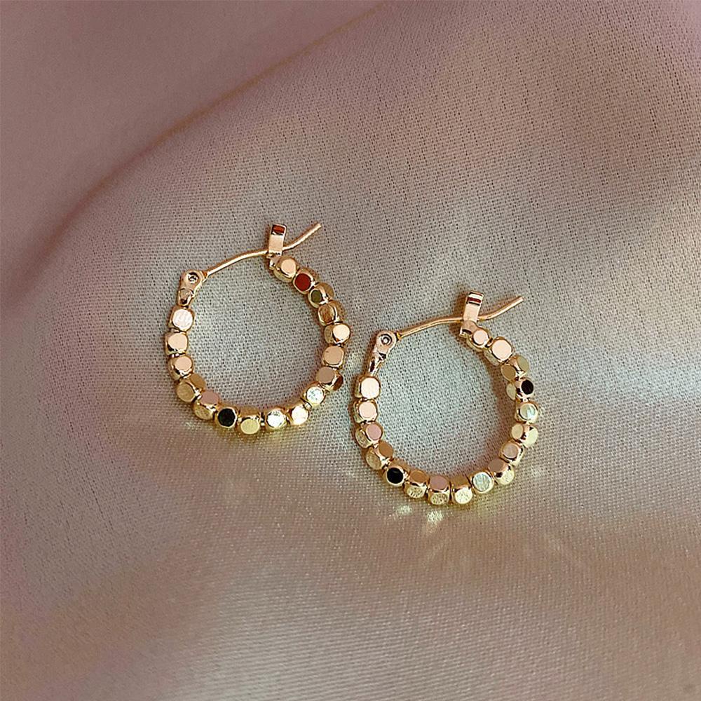 Agustinina Anting Hoop Wanita Pesta Warna Emas Berongga Keluar Temperamen Vintage Fashion Perhiasan