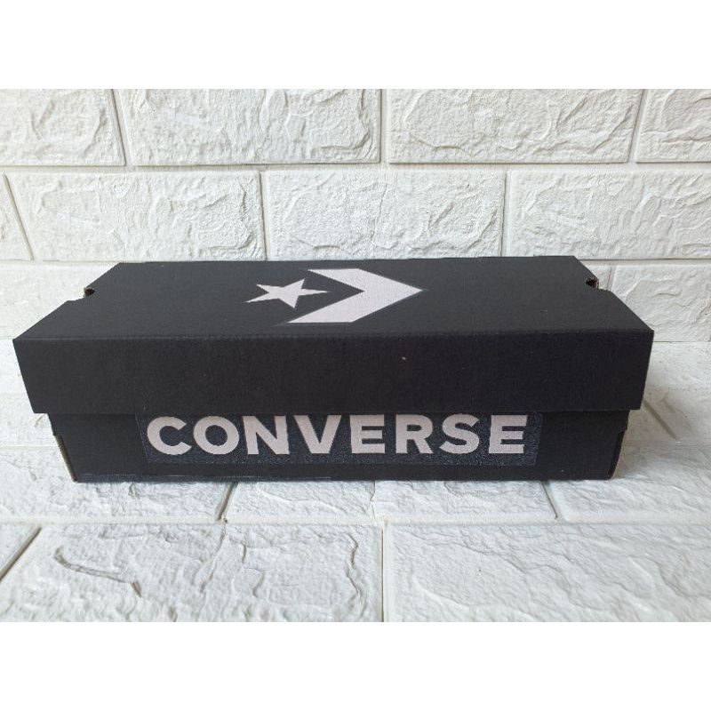 

Box Sepatu Converse