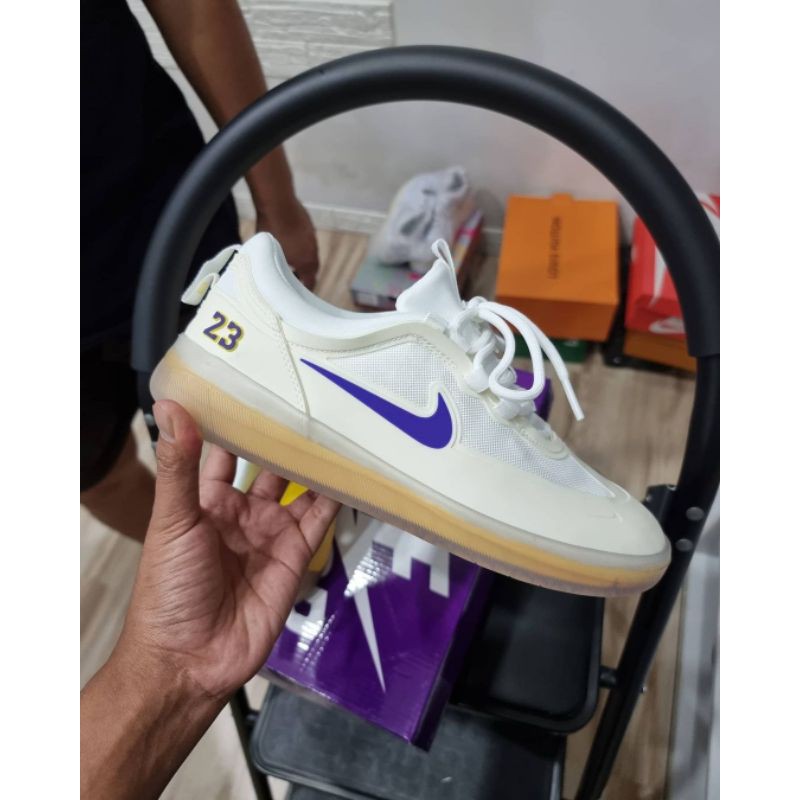 promo sepatu Nike nyjah free 2.0 lakers