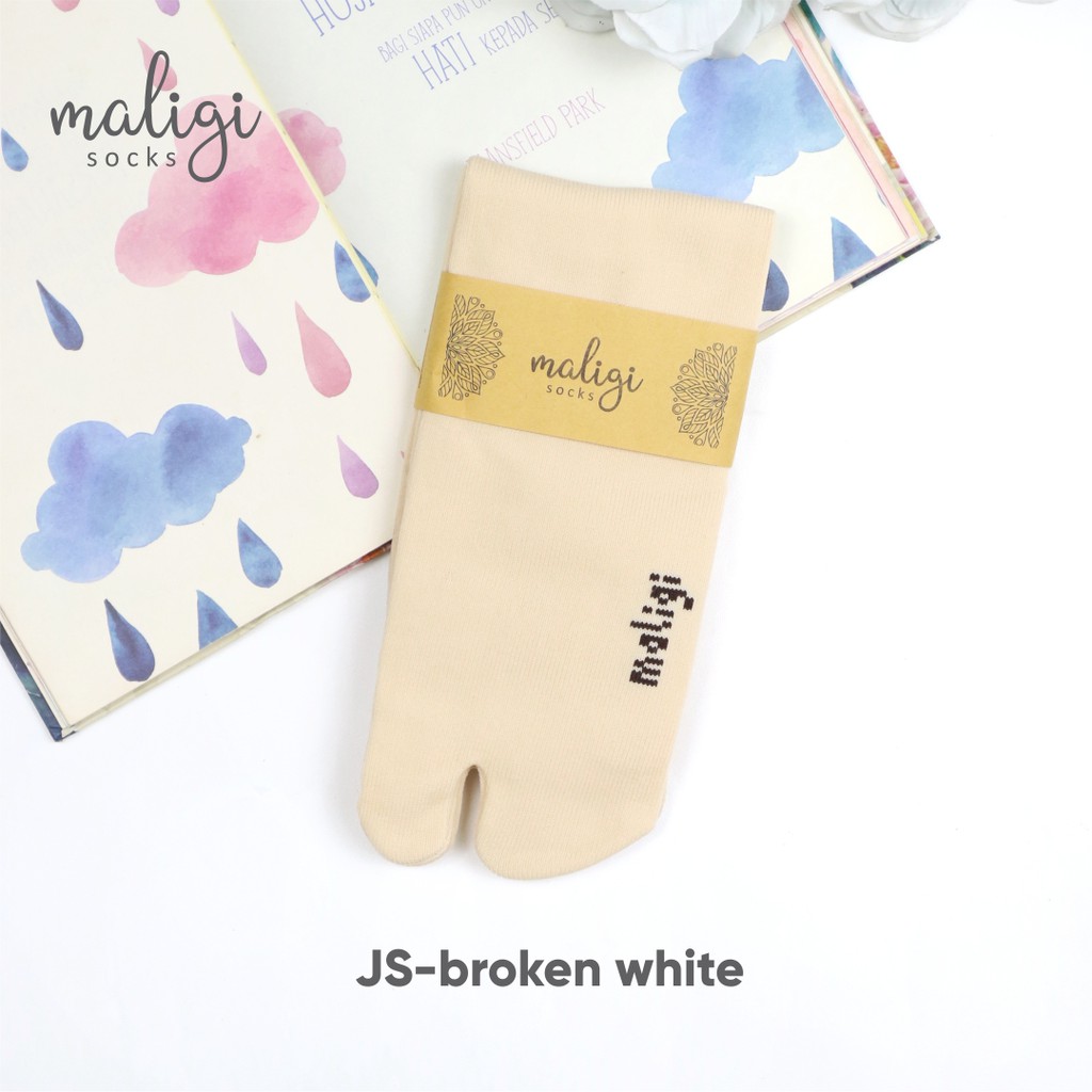 Kaos Kaki Jempol Panjang / Maligisocks / kaos kaki polos/ JL- Cream-BROKEN WHITE