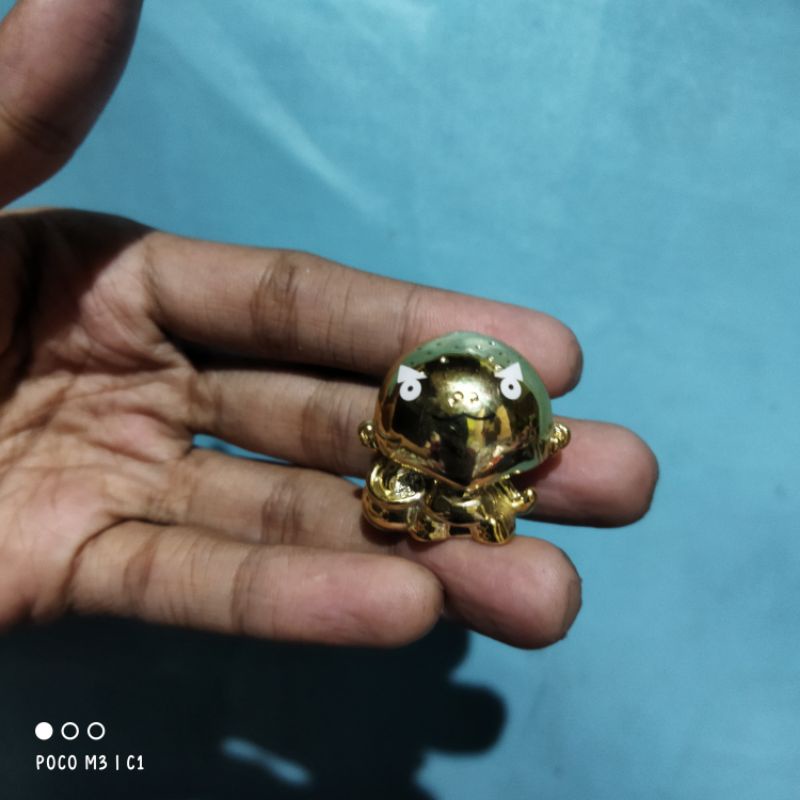 gogos gogo's crazy bones kayon gold figure rare