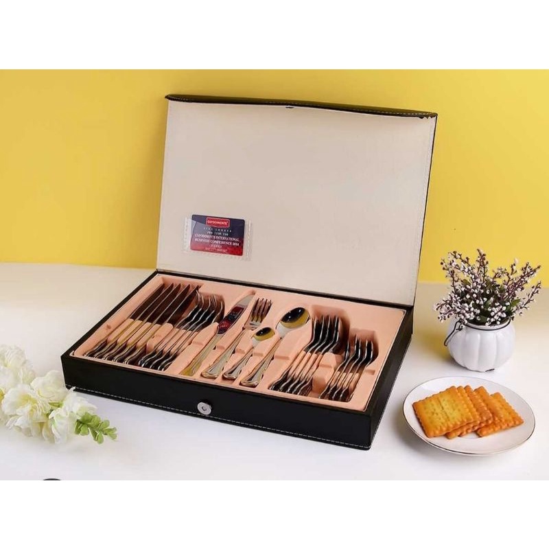 Capodimonte Alat Makan/cutlerys set stenliss steel capodimonte  isi24pcs