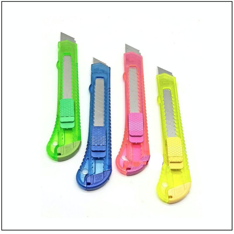 

CUTTER BESAR TRANSPARAN/SILET /PEMES CUTTER -1pcSerbaguna utk keperluan potong memotongKeperluan Kantor, Sekolah, Pertukangan, Advertising, Prakarya dllHARGA TERTERA UTK 1PC 1. Random Colour ya2. Harap dipergunakan sesuai peruntukannya / alat bantu