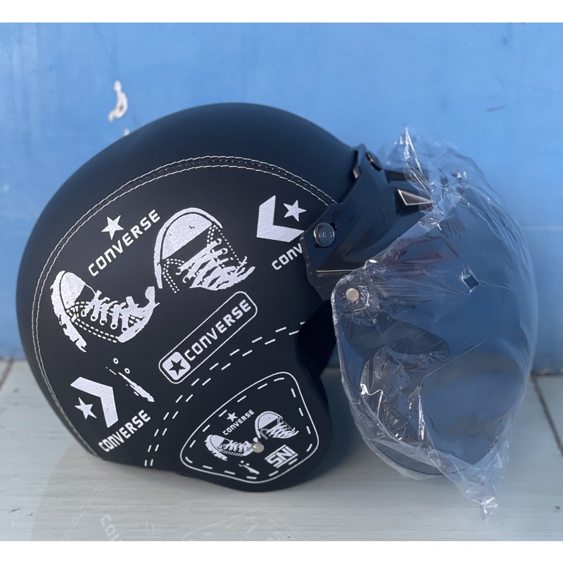HELM BOGO DEWASA RETRO CONVERSE