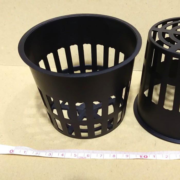 netpot besar diameter luar 9 cm diameter bawah 7cm tinggi 7,5cm