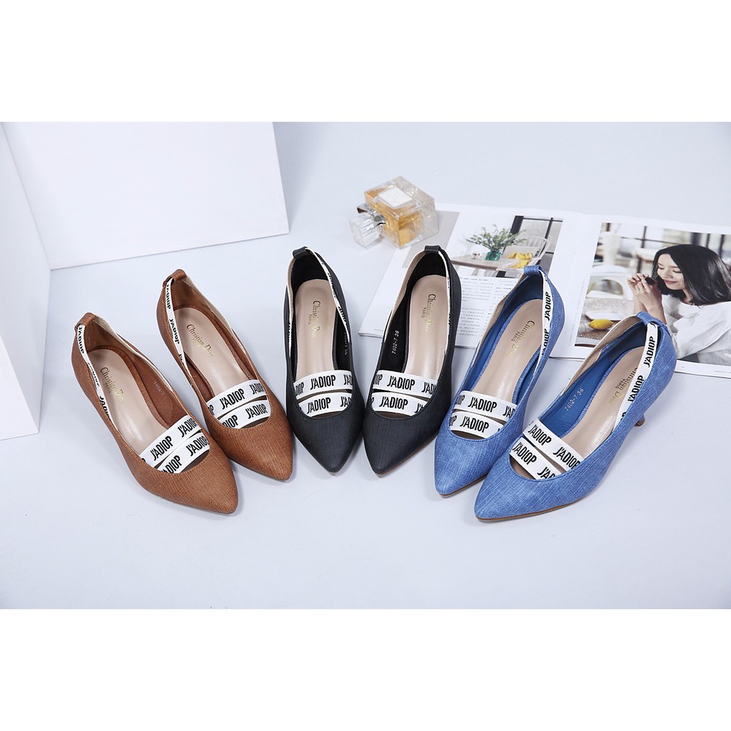 Sepatu wanita Christian Dior H7122