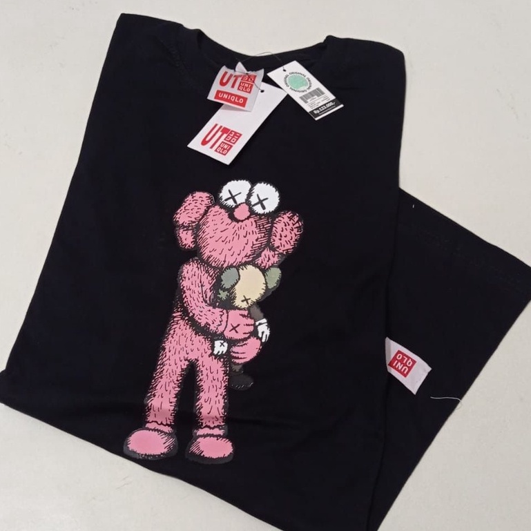 UNIQLO KAOS UNIQLO / T-shirt uniqlo / kaos unisex / kaos pria wanita - kaos surfing baju - kaos oversize - dewasa - baju distro - KAOS POLOS - baju kaos - kaos racing-hug doll