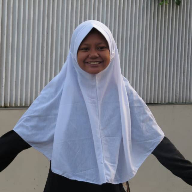 Kerudung hijab bergo anak sekolah instan putih SD SMP SMA
