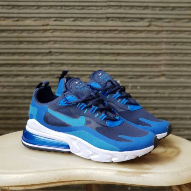 nike react white and blue