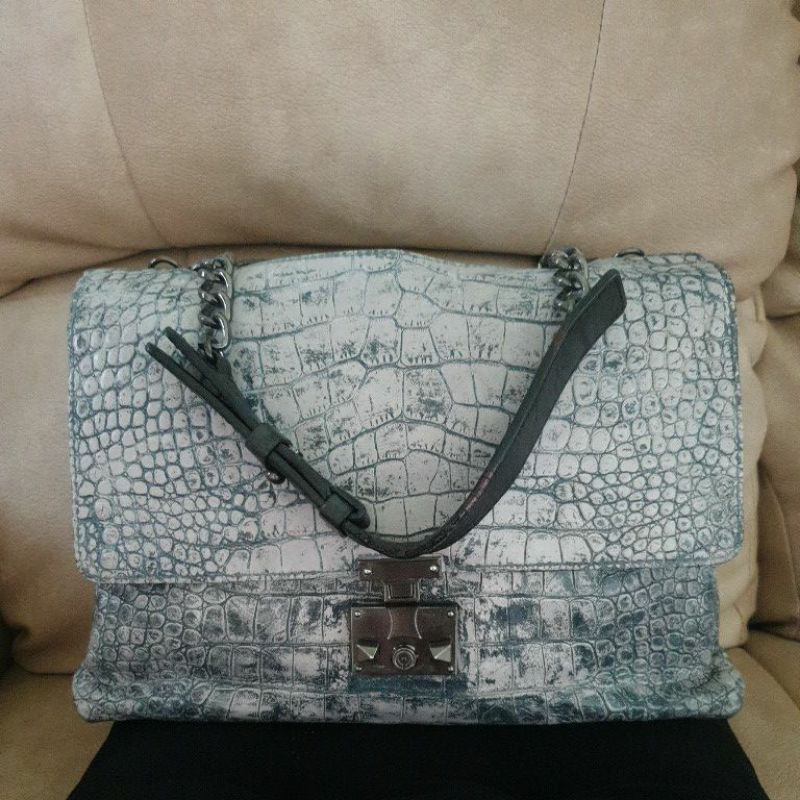 Rouge Lounge Preloved