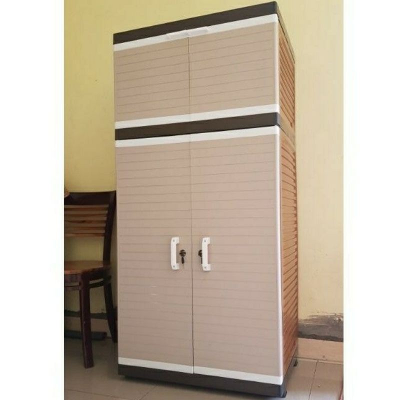 Lemari pakaian plastik gantung club