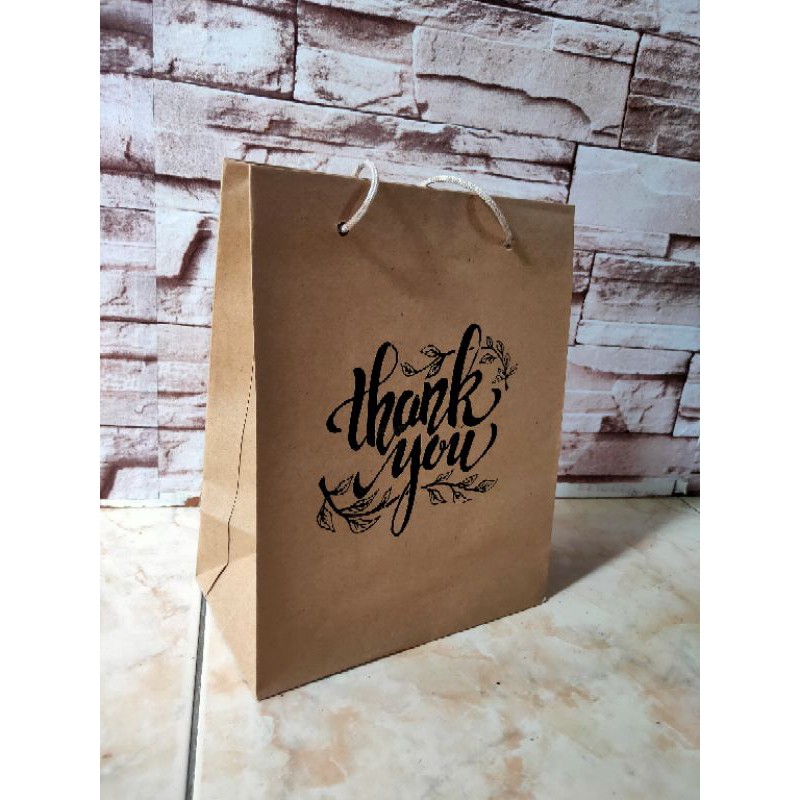 

PAPERBAG /TAS KERTAS SABLON ukuran 18x12x23 sablon thank you