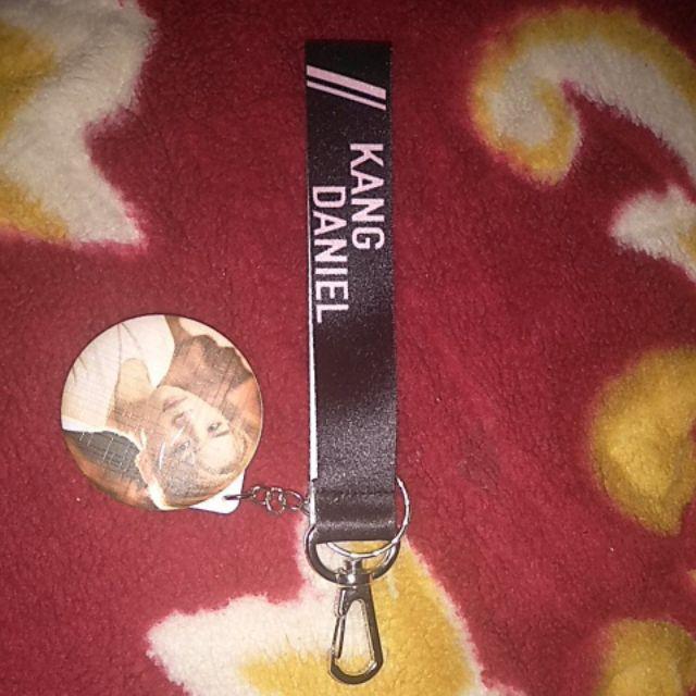 Custom Satuan Strap + Gantungan Kunci Bts Bt21 Kpop Bisa Request Gambar / Foto Dari Sendiri