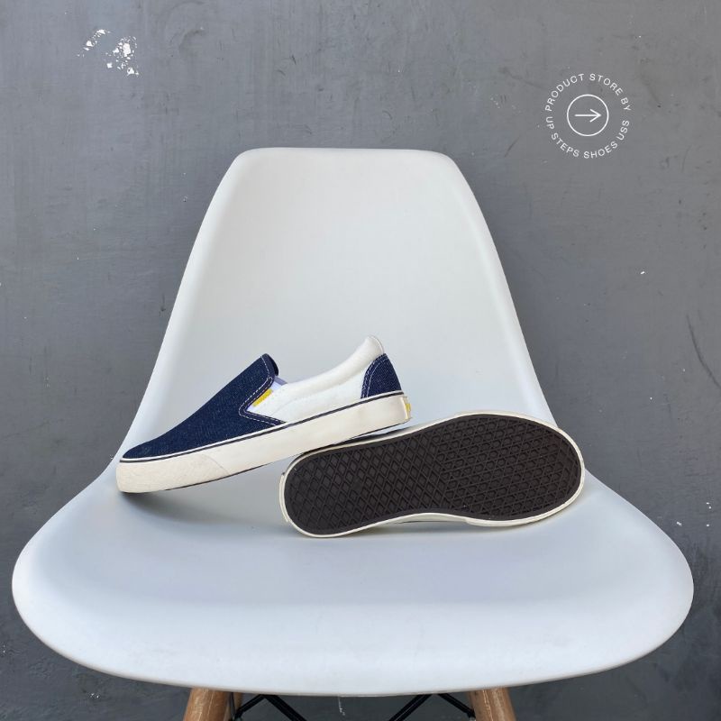 Warrior Slip On Artemis Blue Denim