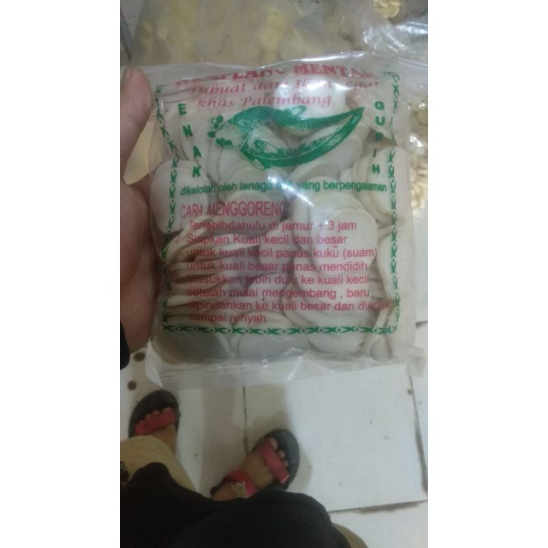 

Kerupuk Super Ikan Tenggiri Mentah Khas Palembang