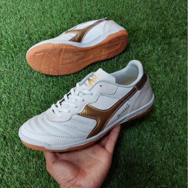 [Art. 9970C] Sepatu Futsal diadora kulit. Sepatu futsal bahan kulit