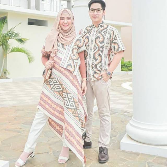 Sarimbit baju tenun motif toraja white cople