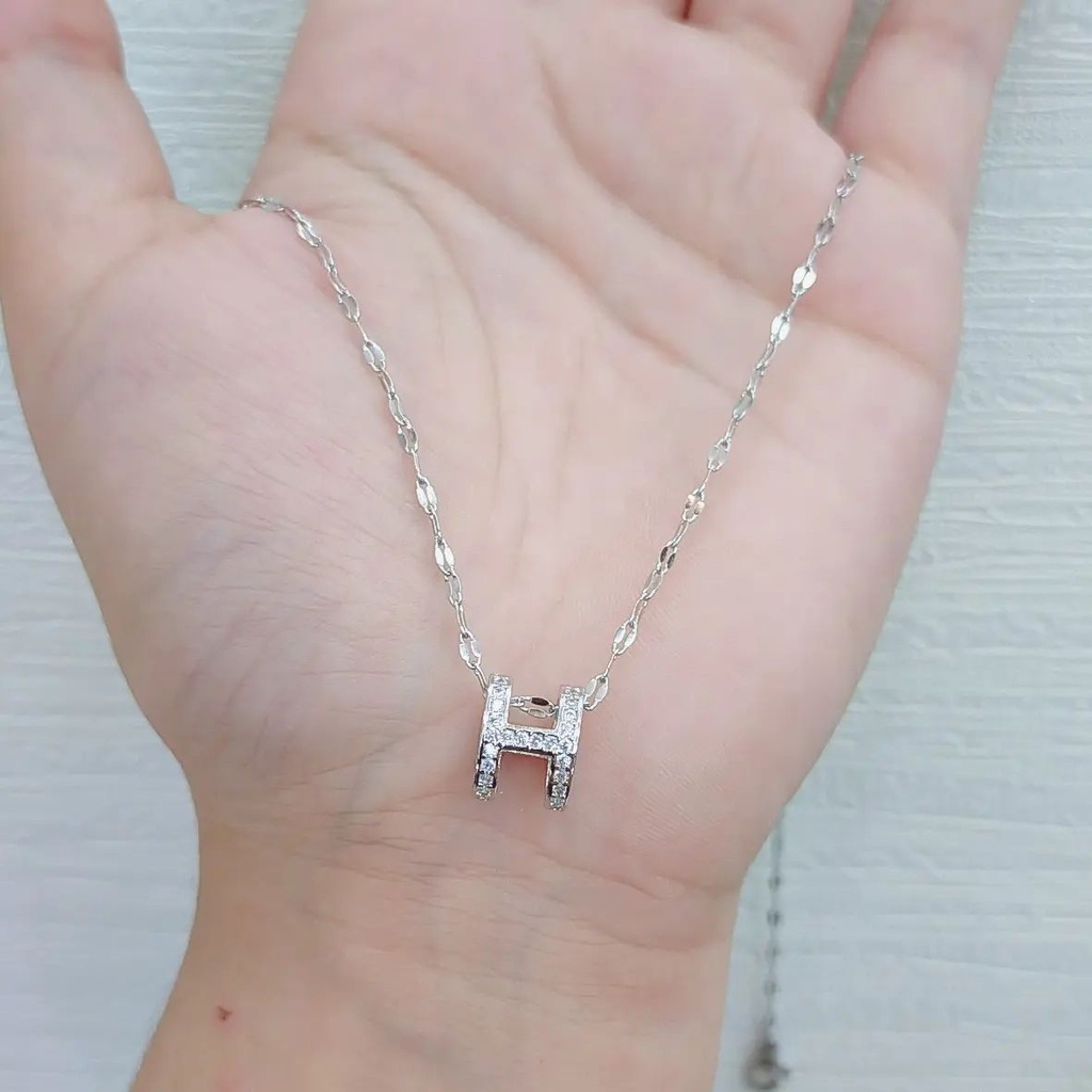 KALUNG SILVER TITANIUM ANTI KARAT AKSESORIS WANITA KOREA LIONTIN HURUF H DIAMOND MEWAH