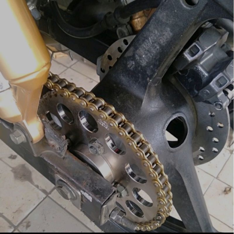 Bracket Braket Penahan Gear Belakang Tiger Revo Tirev Tilam Megapro Primus Hiu GL Max Langsung Pasan