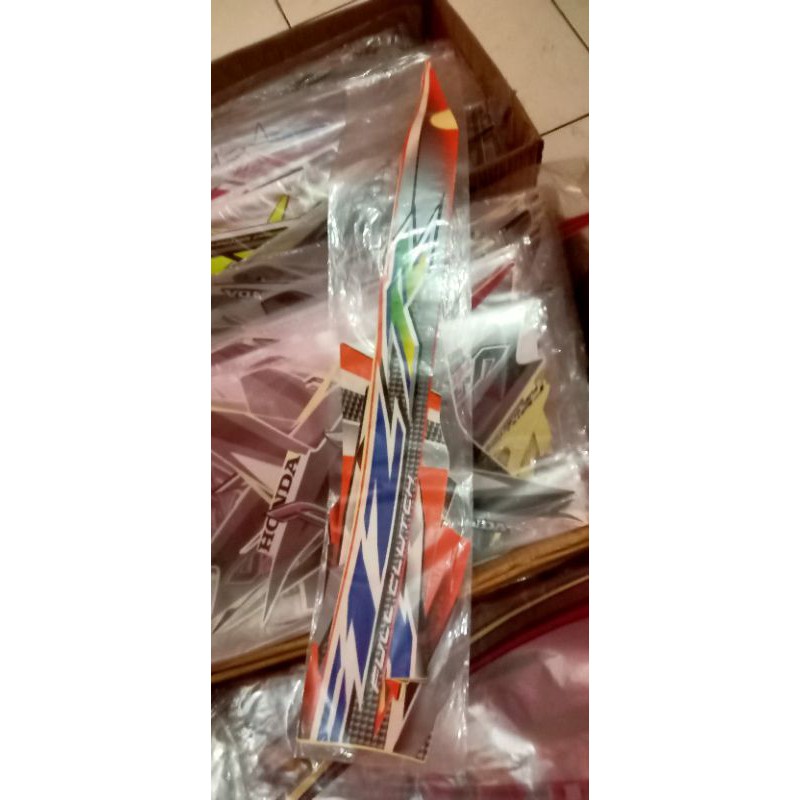 sticker stripping body Yamaha F1ZR body orange