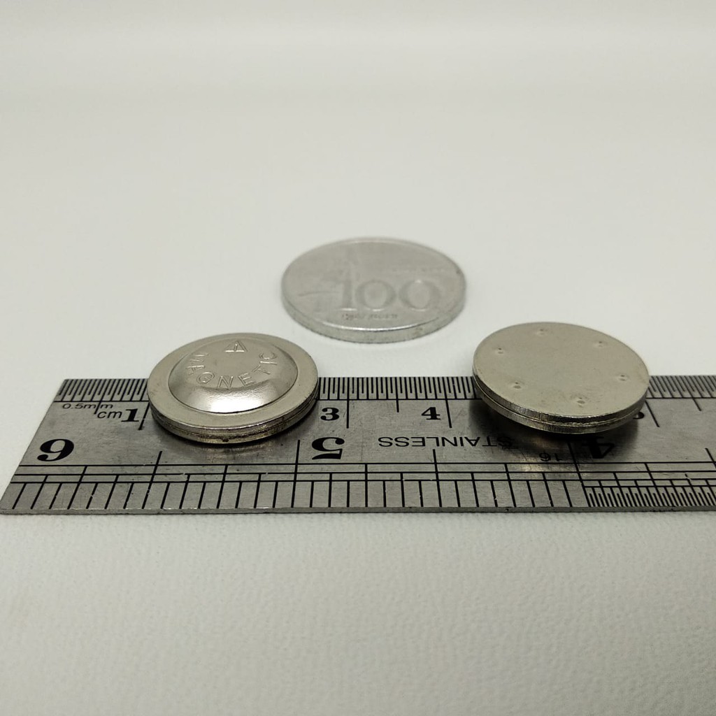 

3 BIJI Magnet Round Pin Nama Dada Name Tag Caution Diameter 17mm Praktis Siap pakai Murah Grosir dan Ecer
