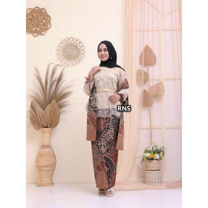 SET KEBAYA BROKAT KEBAYA KONDANGAN KEBAYA LAMARAN SET BROKAT PINGUIN