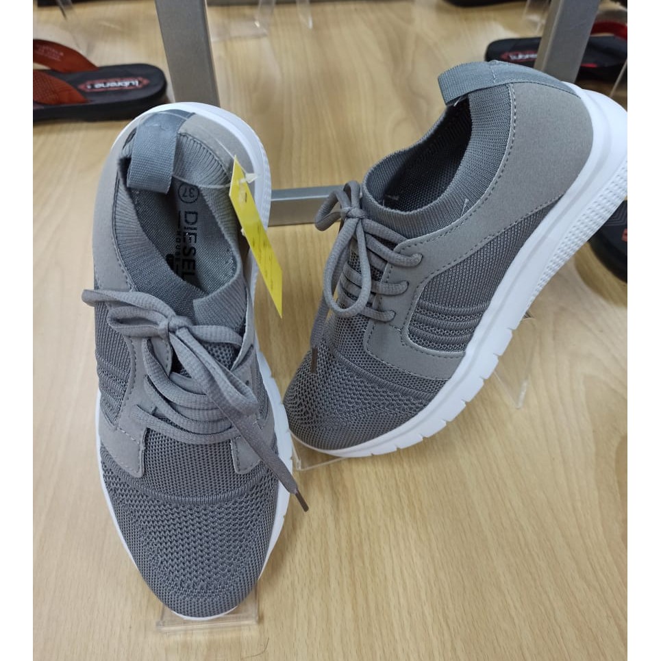DIESEL HOUSE SEPATU WANITA REMAJA/ 08098554/ SEPATU WANITA TALI