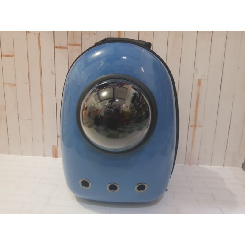 Tas model astronot untuk kucing