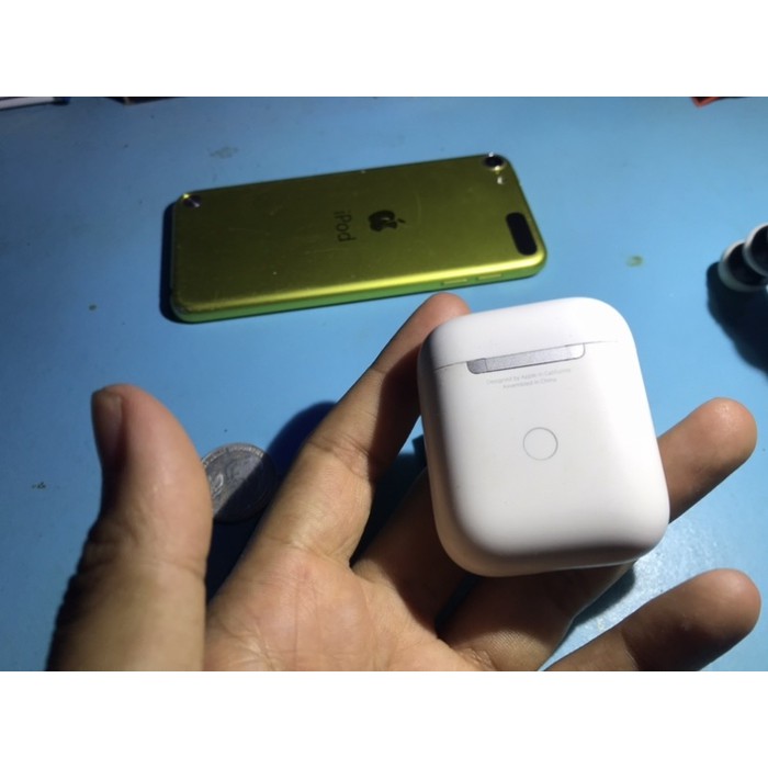 Airpods Generasi 1 & 2 wireless charging case (second hand)