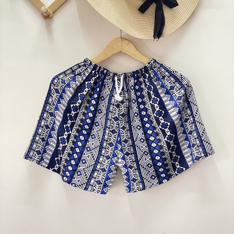 Celana Hot Pants Rayon Bali Motif Etnik Salur