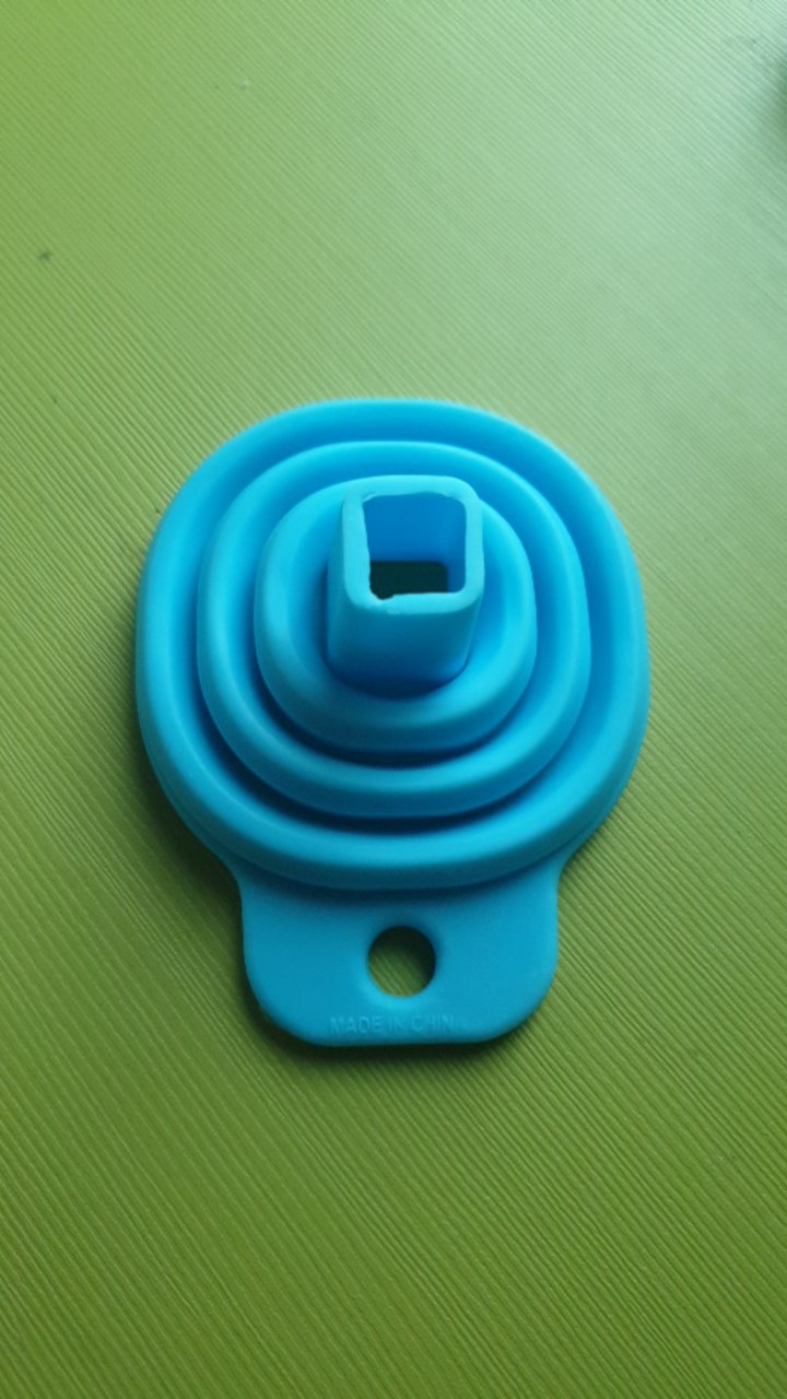 1pc Corong Lipat Mini Bahan Silikon Untuk Memasak