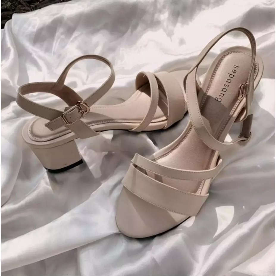 SANDAL HEELS PESTA WANITA KEKINIAN VIRAL TERLARIS/SANDAL WANITA HAK 5CM TERMURAH