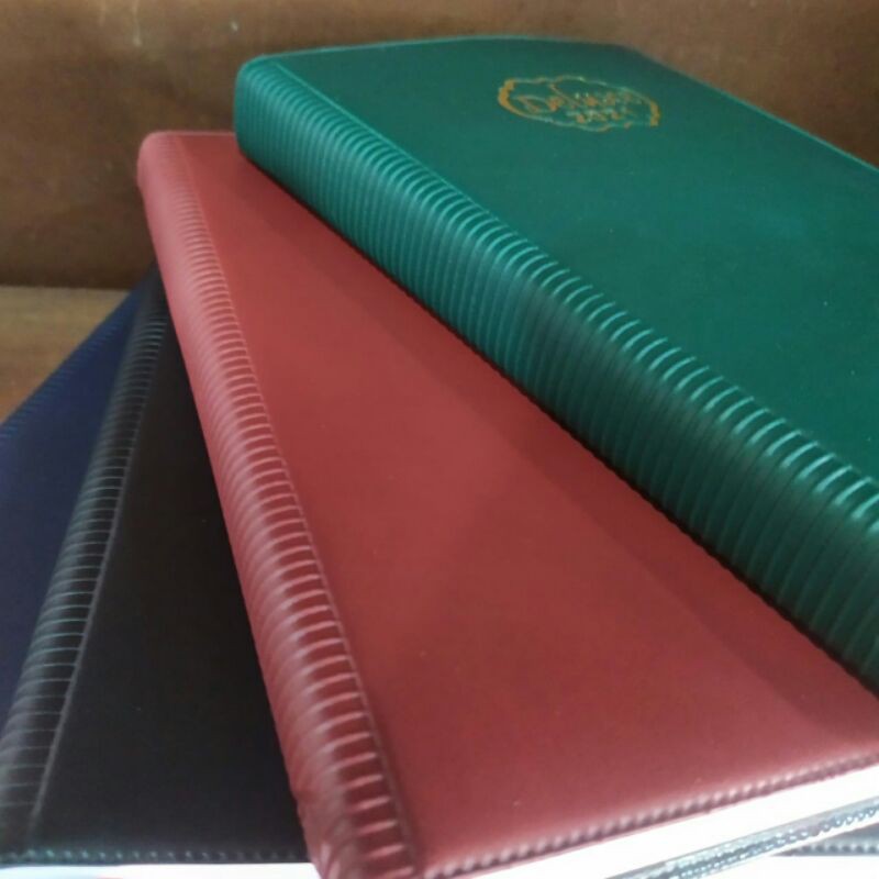 

Agenda Delux cream tahun 2021