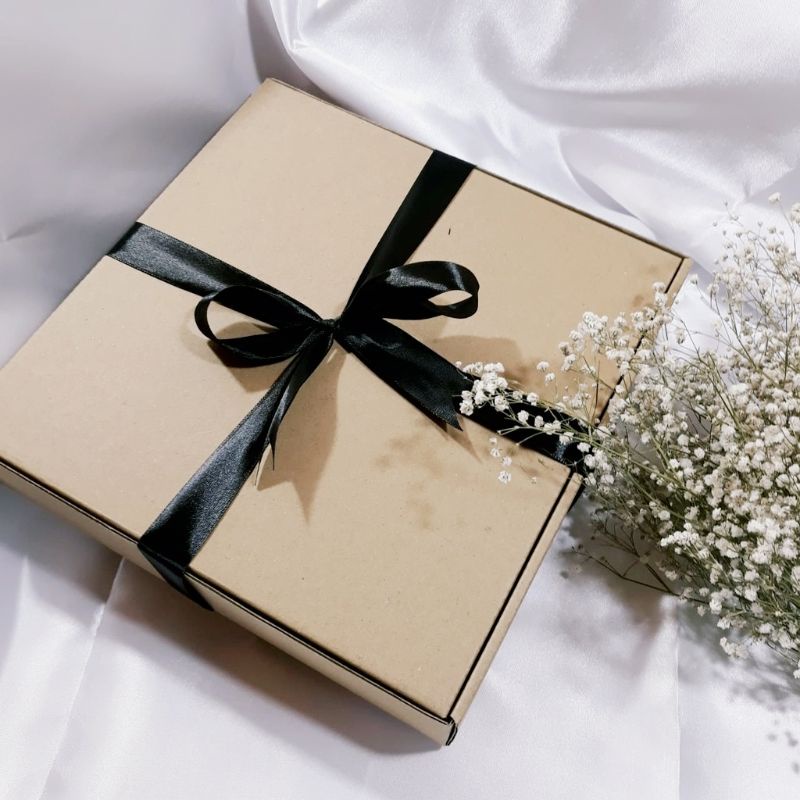 

GIFT BOX HAMPERS PACKAGING OLSHOP + PITA