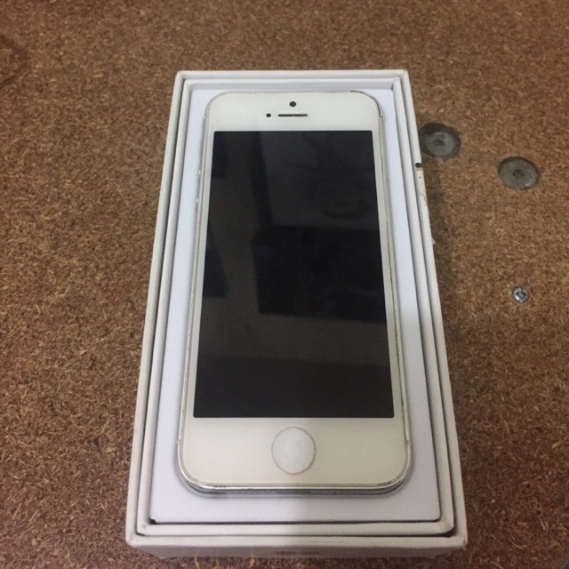 Iphone 5 32gb. jaringan 4g/LTE . Silver