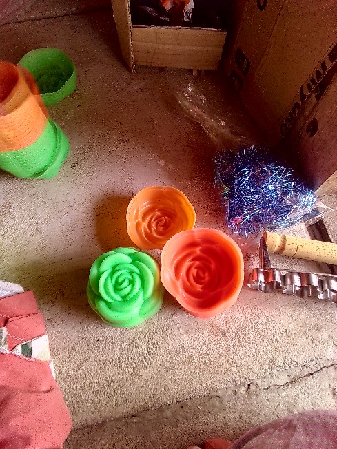 Cetakan Kue Mawar Warna Warni Per Lusin