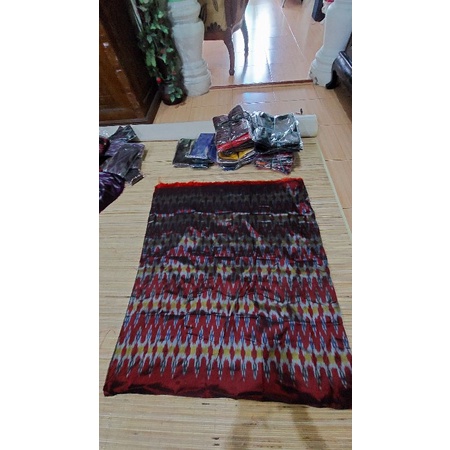 Kain Tenun Ikat Sutra Bugis Makassar - Tenun Sengkang (Harga Per 2 Meter)