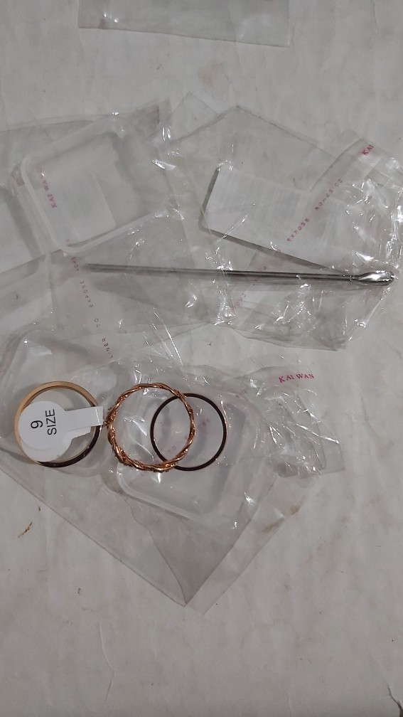 【 Rp200】1pc Alat Pembuka Botol Bahan Stainless Steel Warna Silver