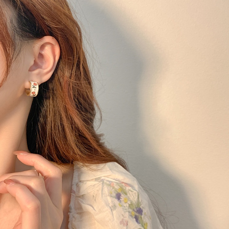 Anting Bentuk Tulip Gaya Retro