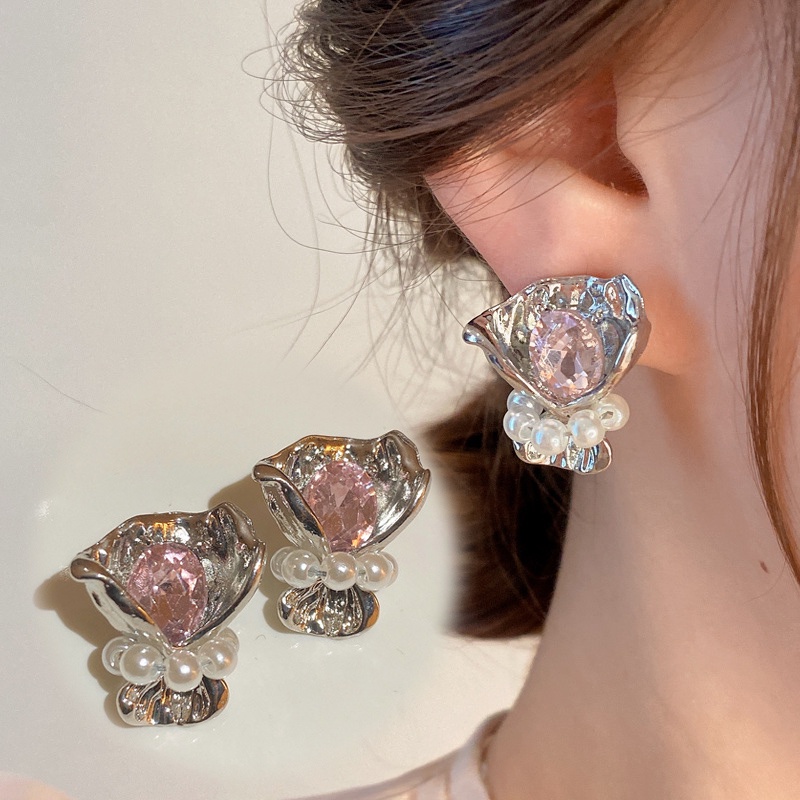 Anting Desain Mewah Aksen Mutiara Dan Berlian