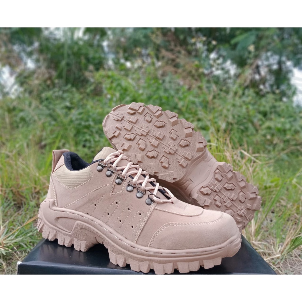 Sepatu Gunung Safety Boot Ujung Besi Peria Wanita Hiking Outdoor 4inc