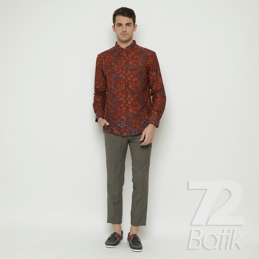 BATIK PRIA LENGAN PANJANG Kemeja Premium Motif Capung Warna Merah Bata 721149 Cap 72 - Baju Kemeja Atasan Pakaian Setelan Batik Pria Cowok Laki Laki Remaja Keluarga Kantor Lengan Panjang Modern Slimfit Slim Fit Premium Kekinian