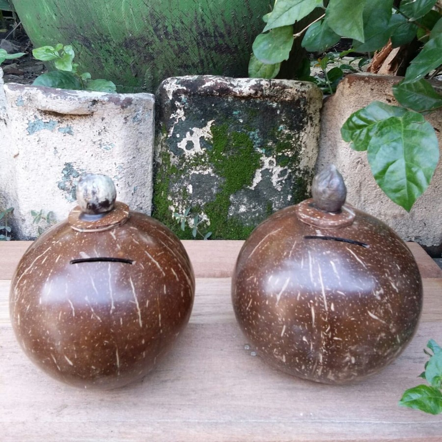 Jual Celengan kayu hiasan meja, celengan batok kerajinan batok kelapa