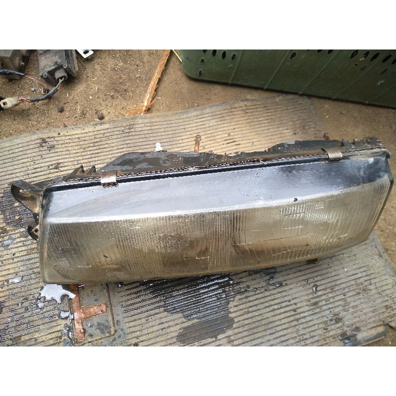 headlamp kiri lampu depan lampu utama depan kiri Mitsubishi Eterna